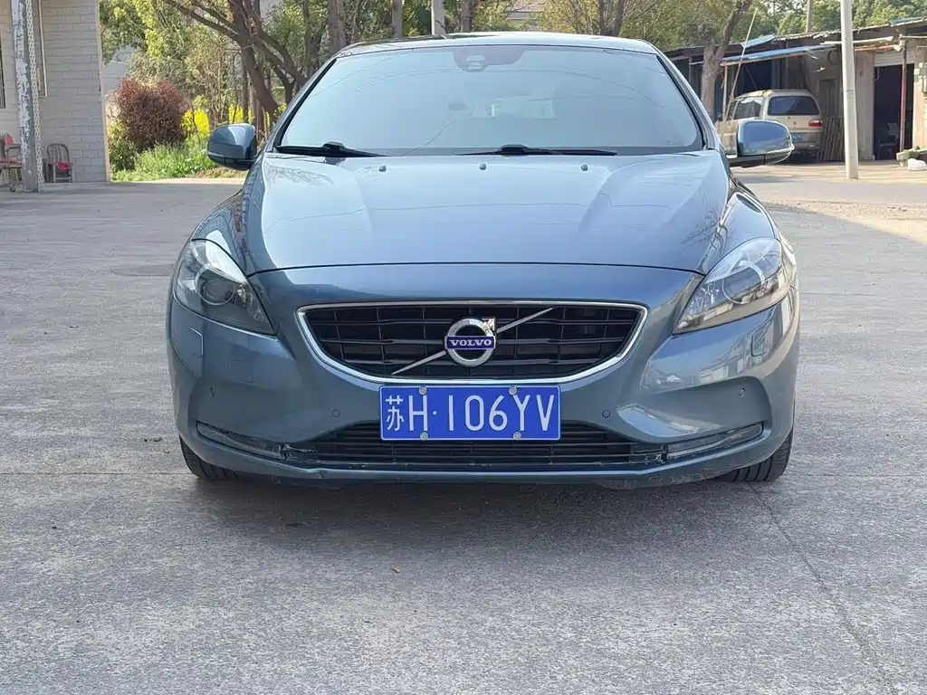 Volvo V40 2014