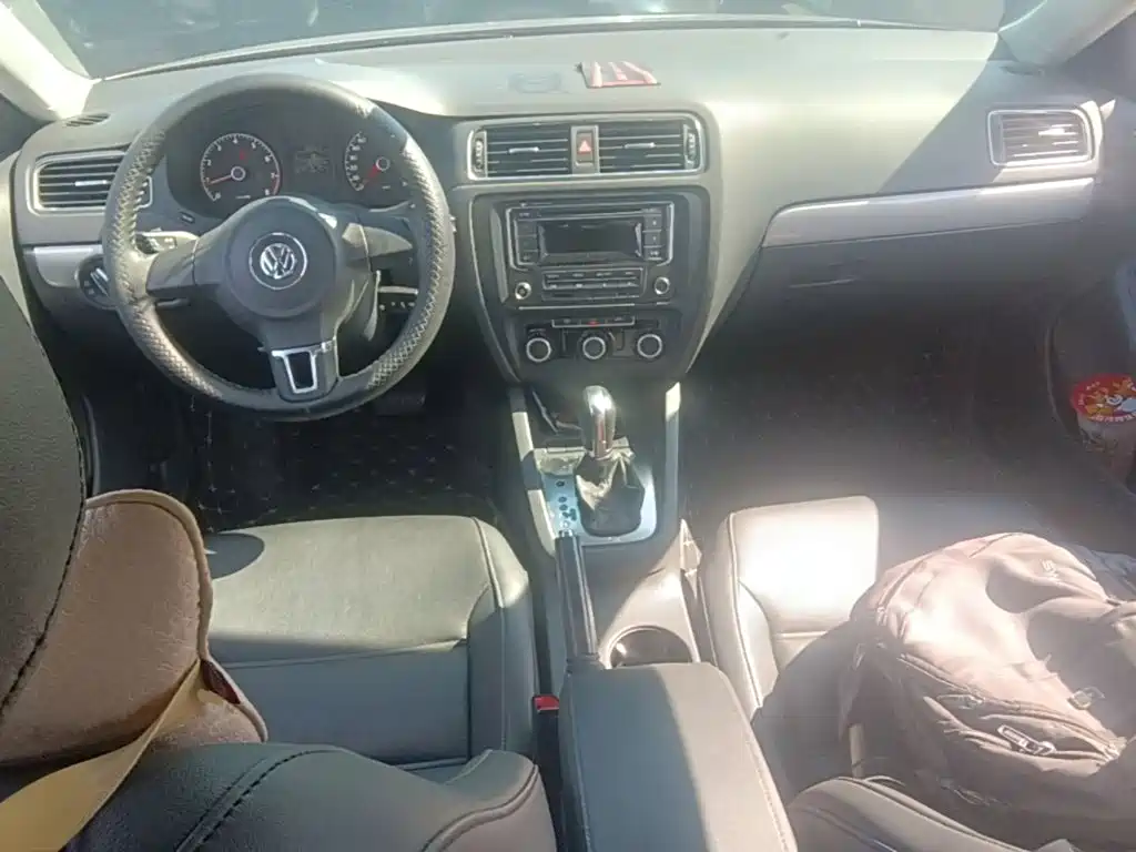 Volkswagen Sagitar 2014