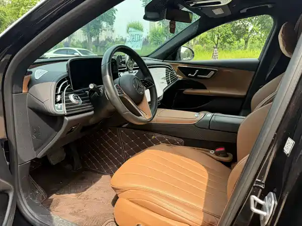 Mercedes-Benz E-Class 2024