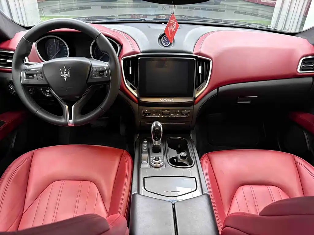 Maserati Ghibli 2018 — фото 12