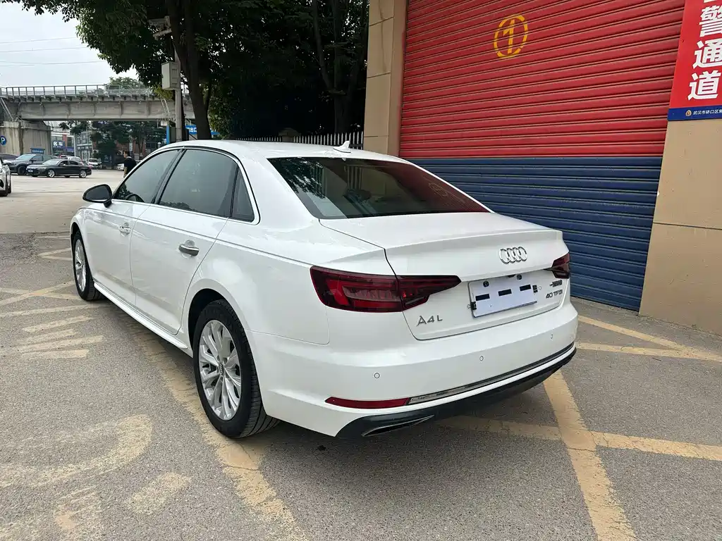 Audi A4L 2019