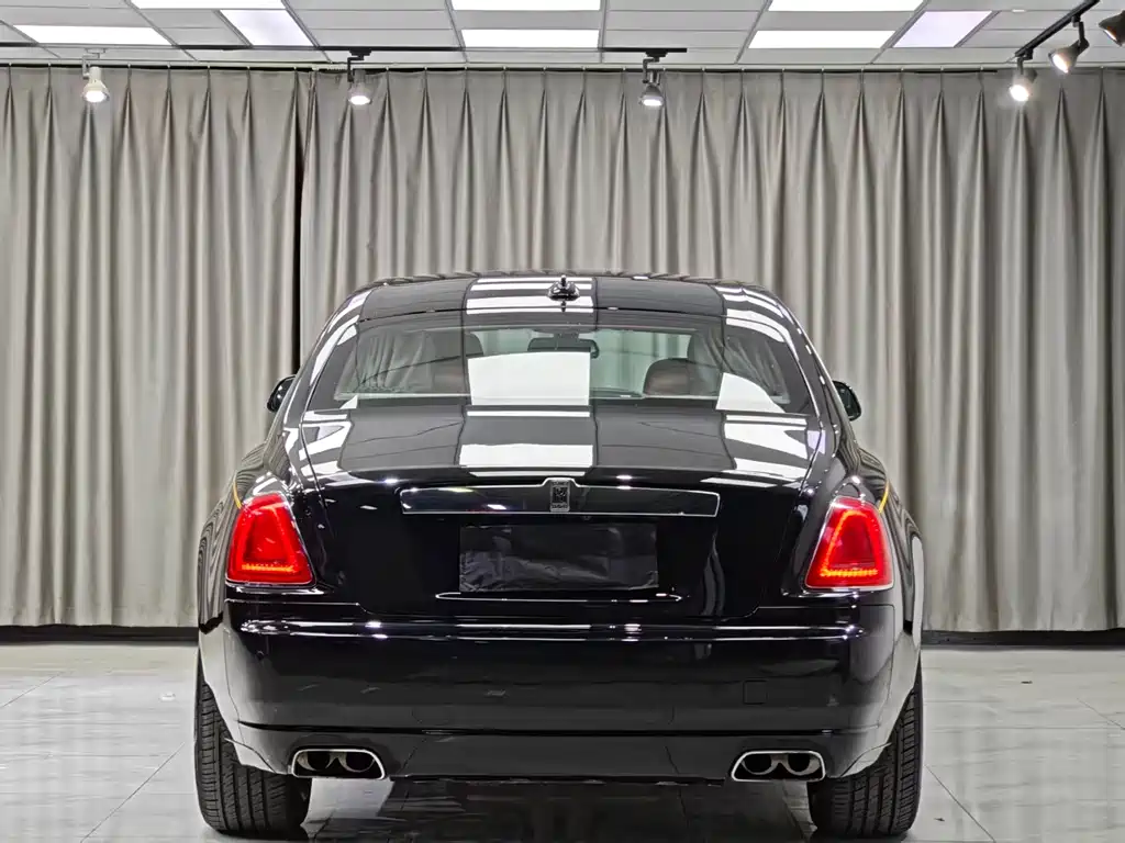 Rolls-Royce Ghost 2015 — фото 9