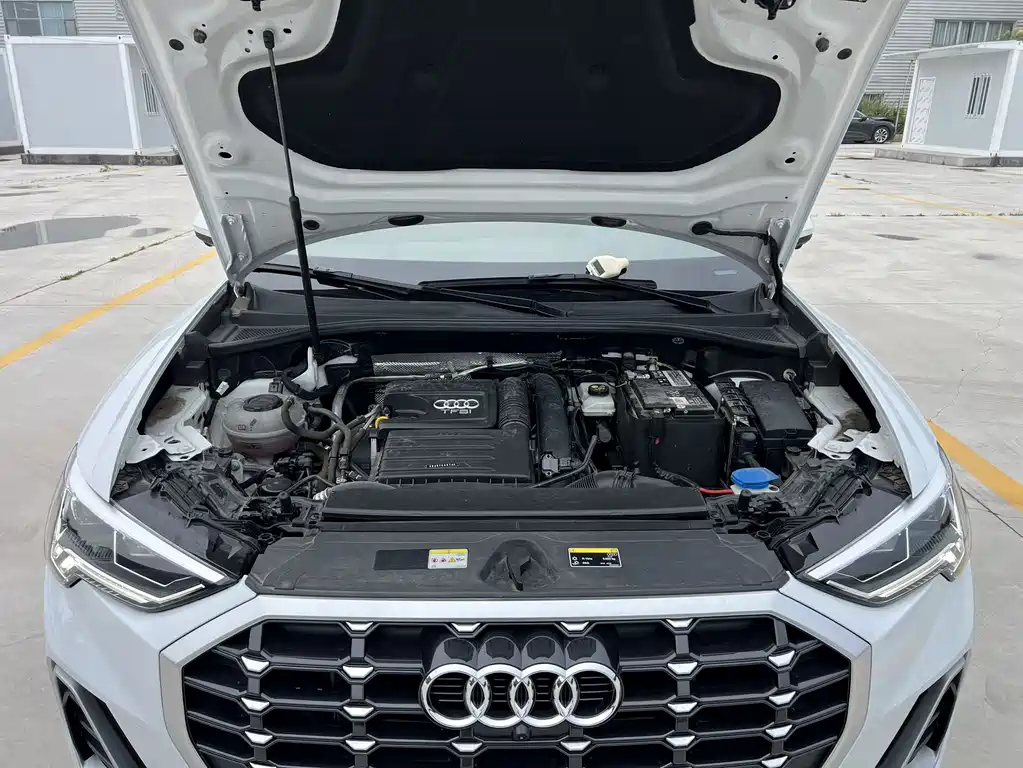 Audi Q3 2023 — фото 16
