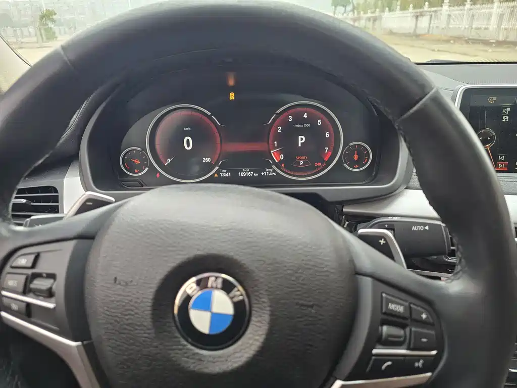 BMW X6 2016 — фото 12