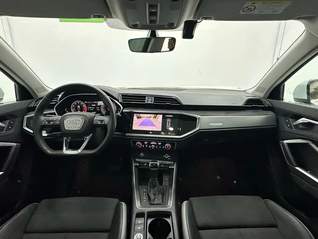 Audi Q3 2023 — фото 12