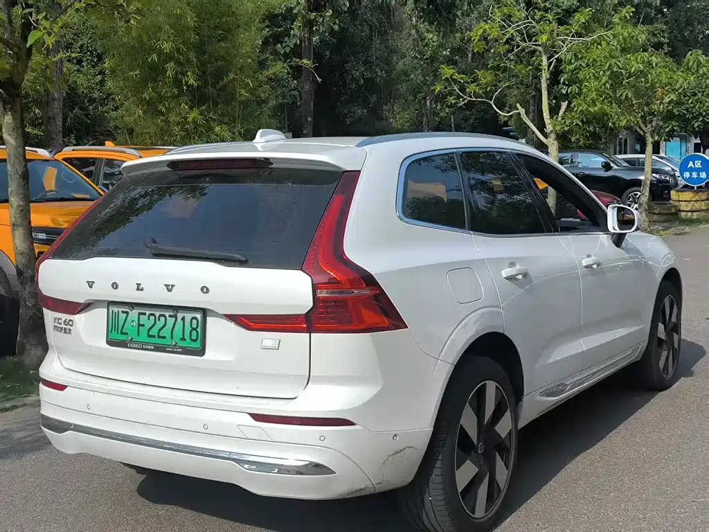 Volvo XC60 PHEV 2024