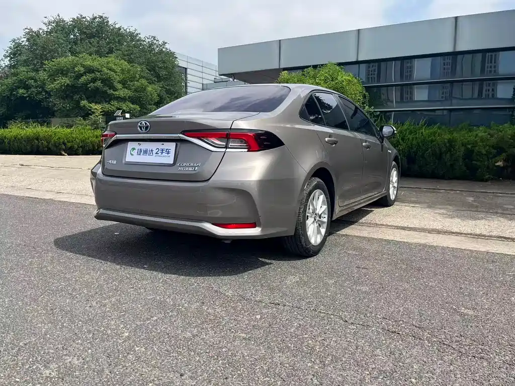 Toyota Corolla 2021 — фото 2