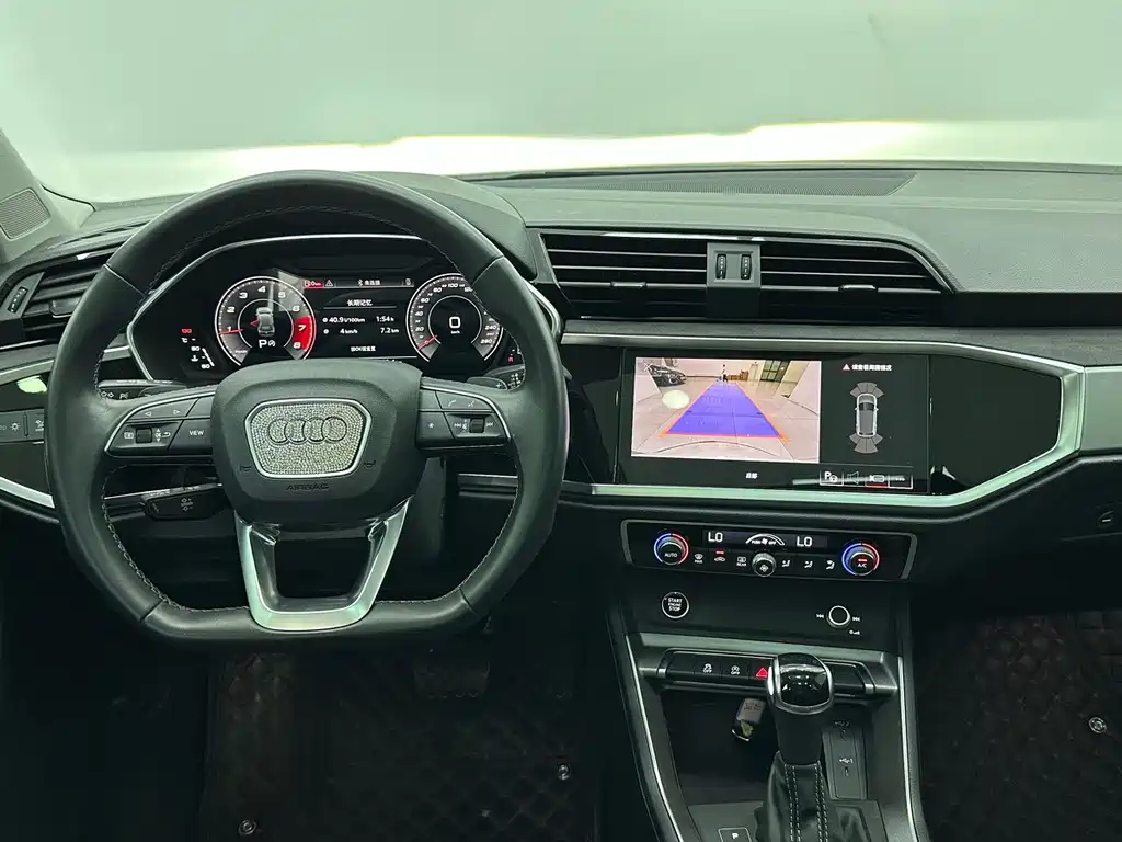 Audi Q3 2023 — фото 10