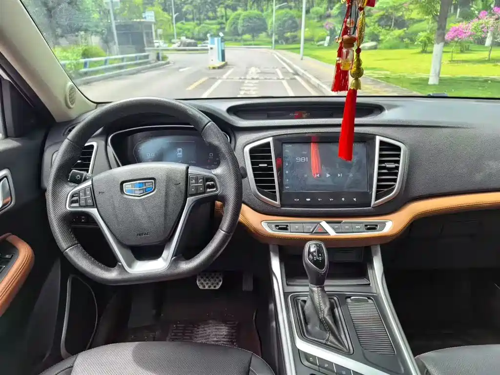 Geely Vision X6 2018 — фото 11