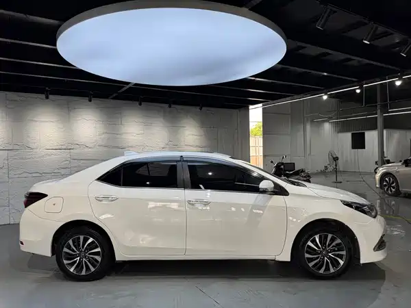 Toyota Corolla Dual Engine E+ 2022