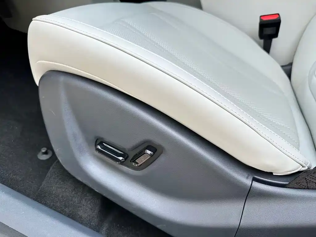 Geely Galaxy Starwish 2025 — фото 13