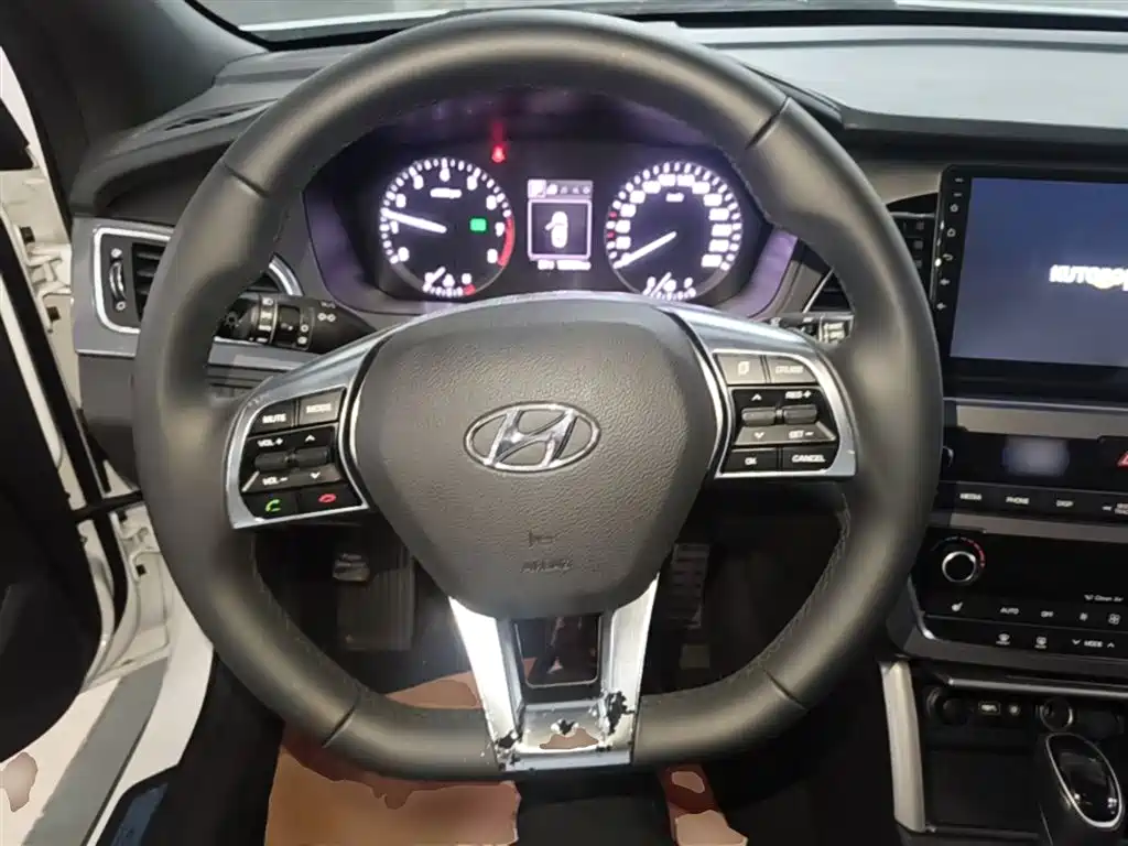 Hyundai Sonata 2016 — фото 11