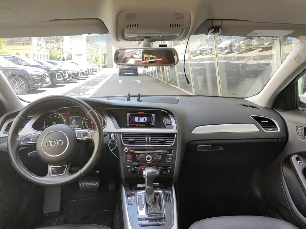 Audi A4L 2014