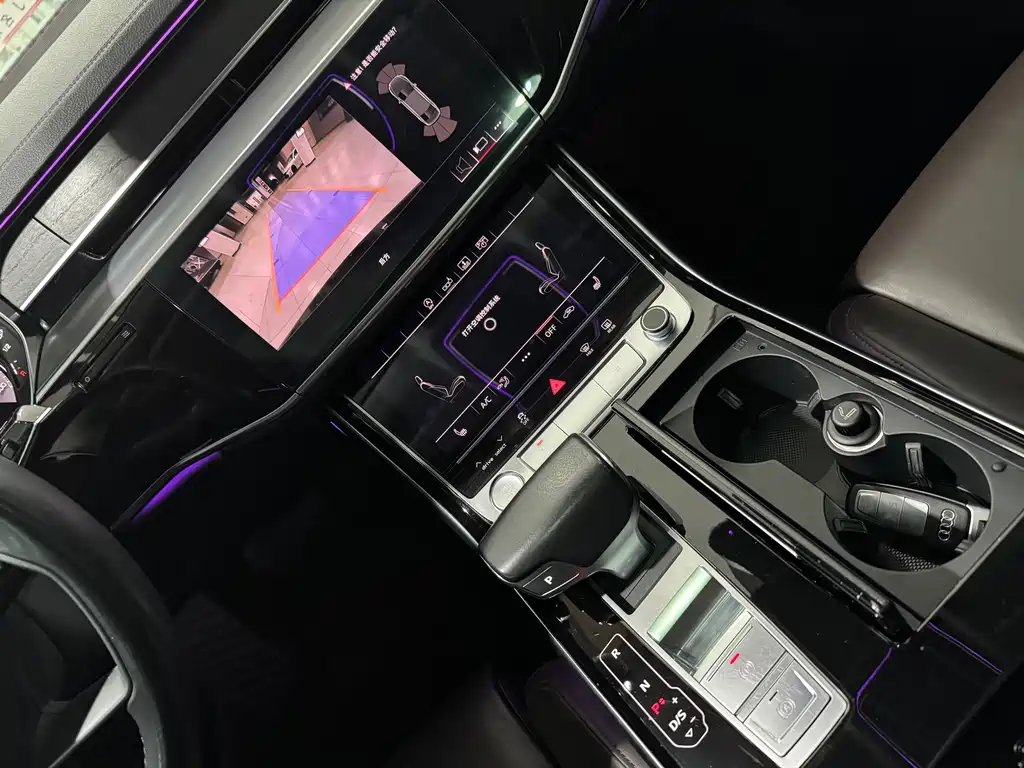 Audi A8 2019 — фото 12