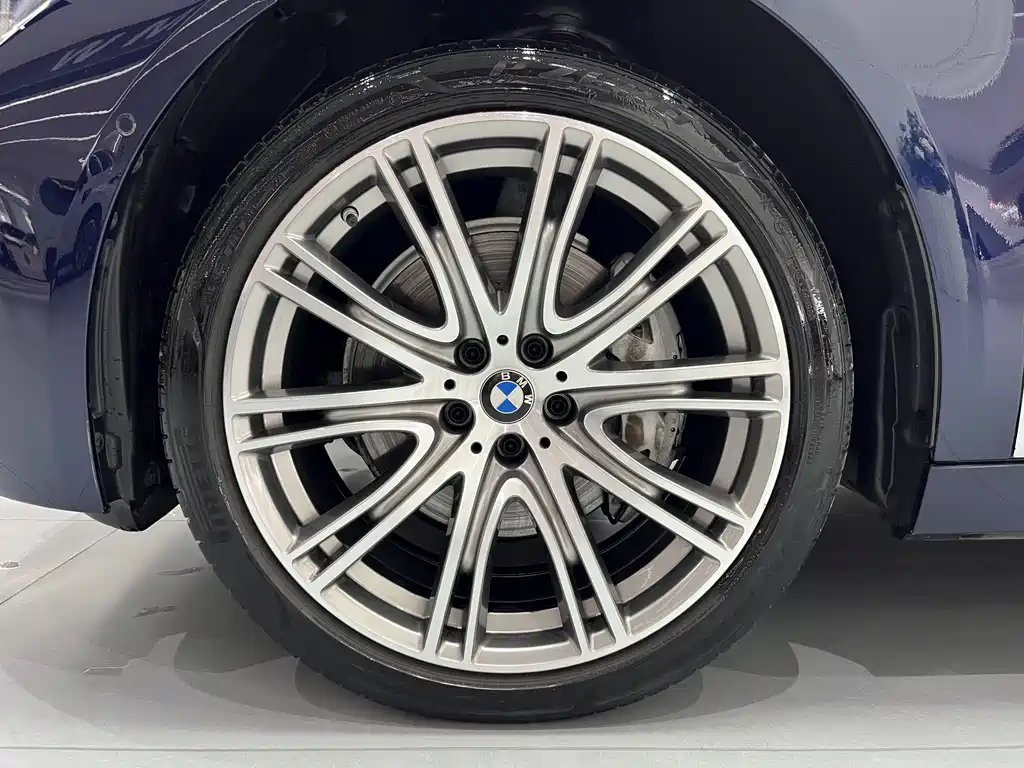 BMW 7 Series 2021 — фото 17