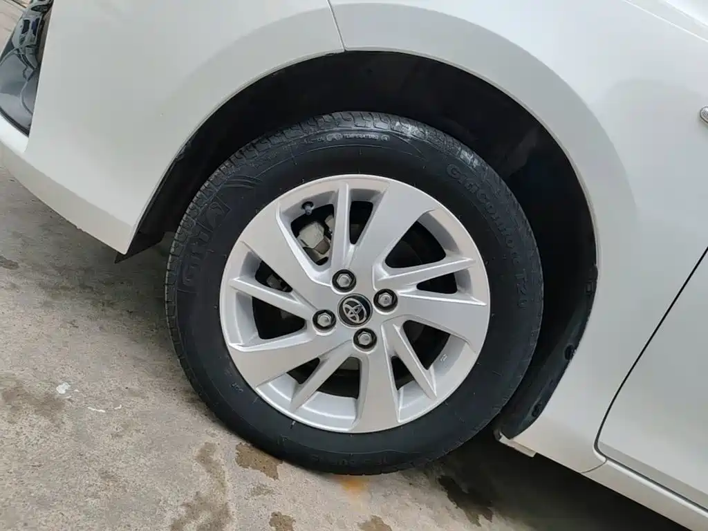 Toyota Yaris L 2018 — фото 23