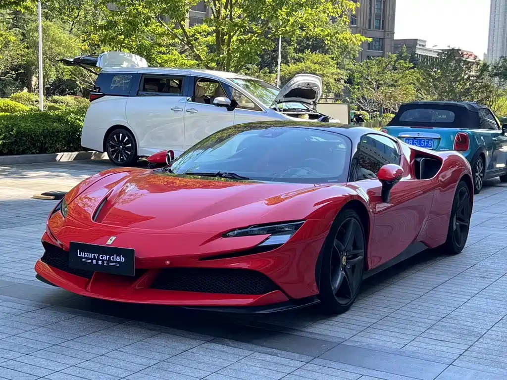 Ferrari SF90 2022 — фото 1