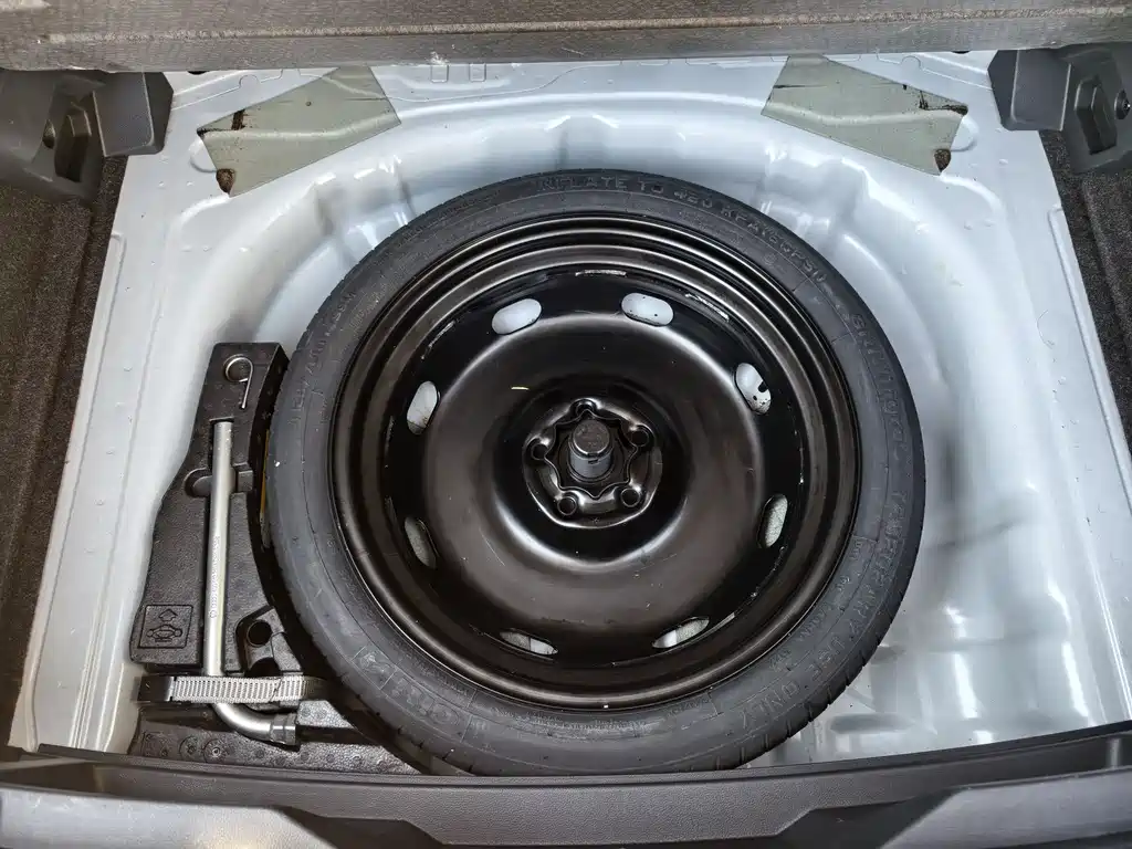 Volkswagen T-Roc 2023 — фото 16