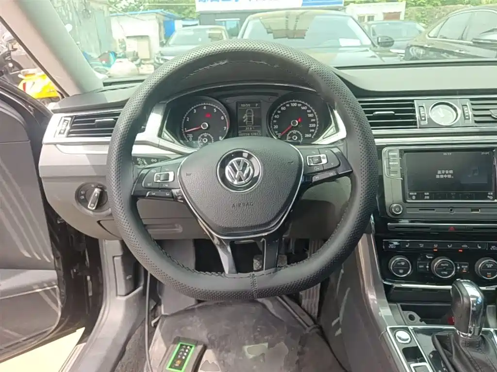 Volkswagen Passat 2019 — фото 11