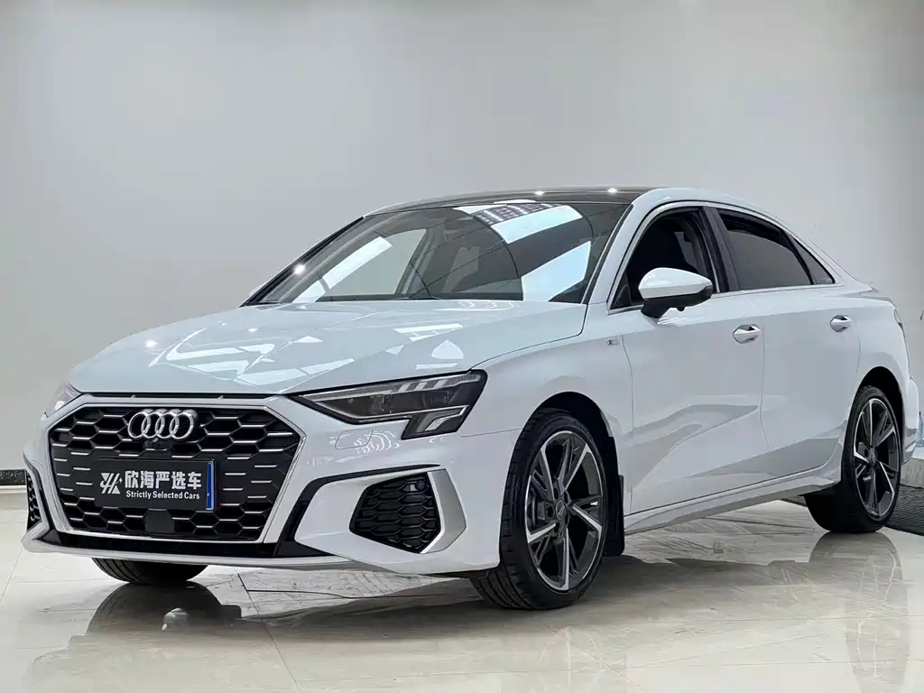 Audi A3 2022 — фото 1