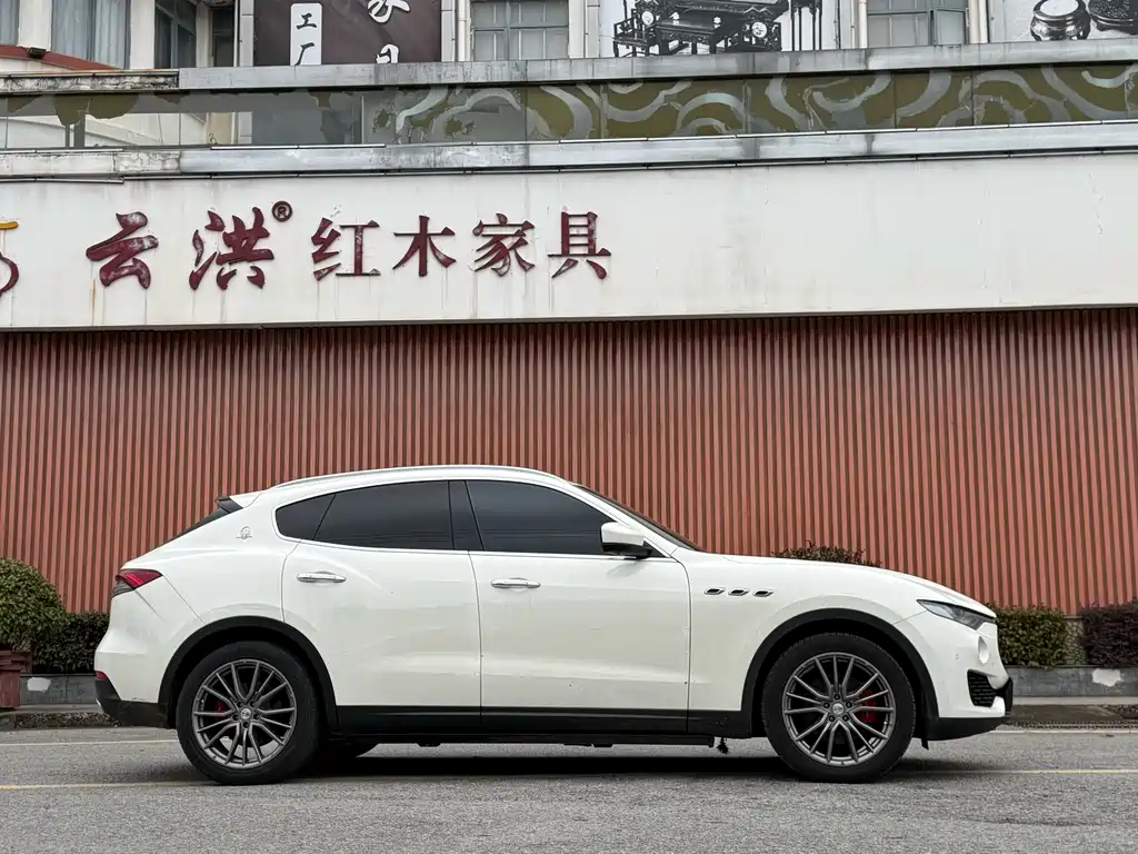 Maserati Levante 2021 — фото 8