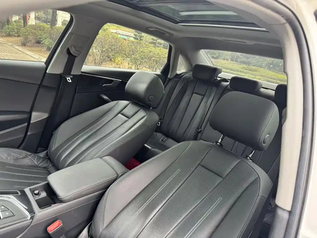 Audi A4L 2020