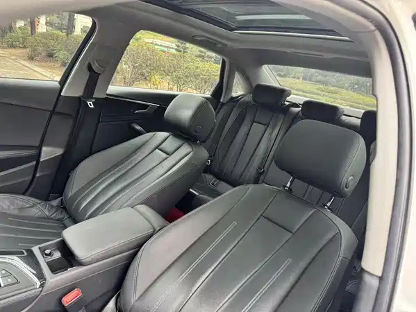 Audi A4L 2020