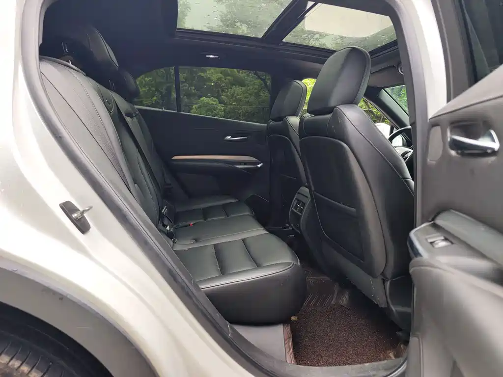 Cadillac XT4 2020 — фото 15