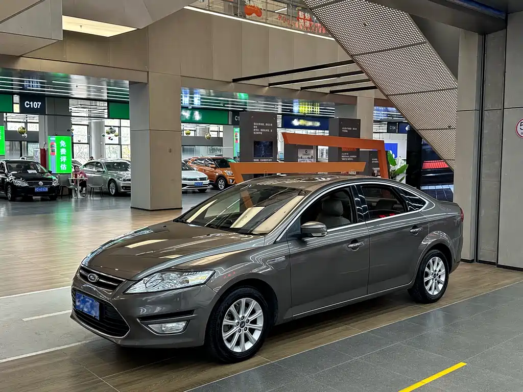 Ford Mondeo 2013 — фото 1