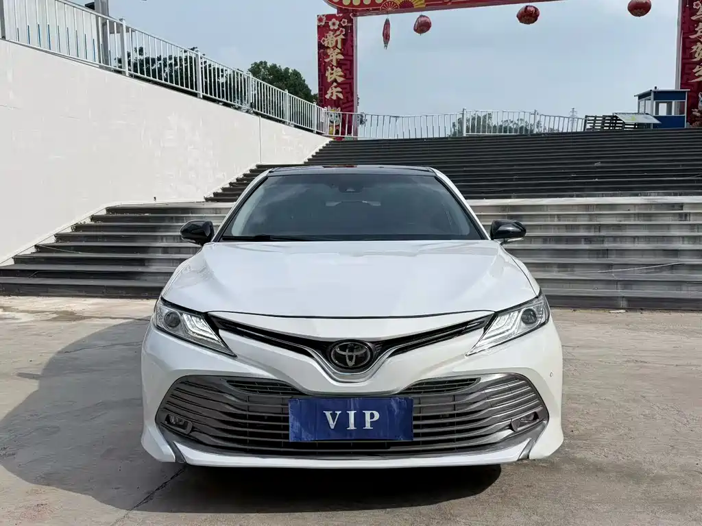 Toyota Camry 2021 — фото 2