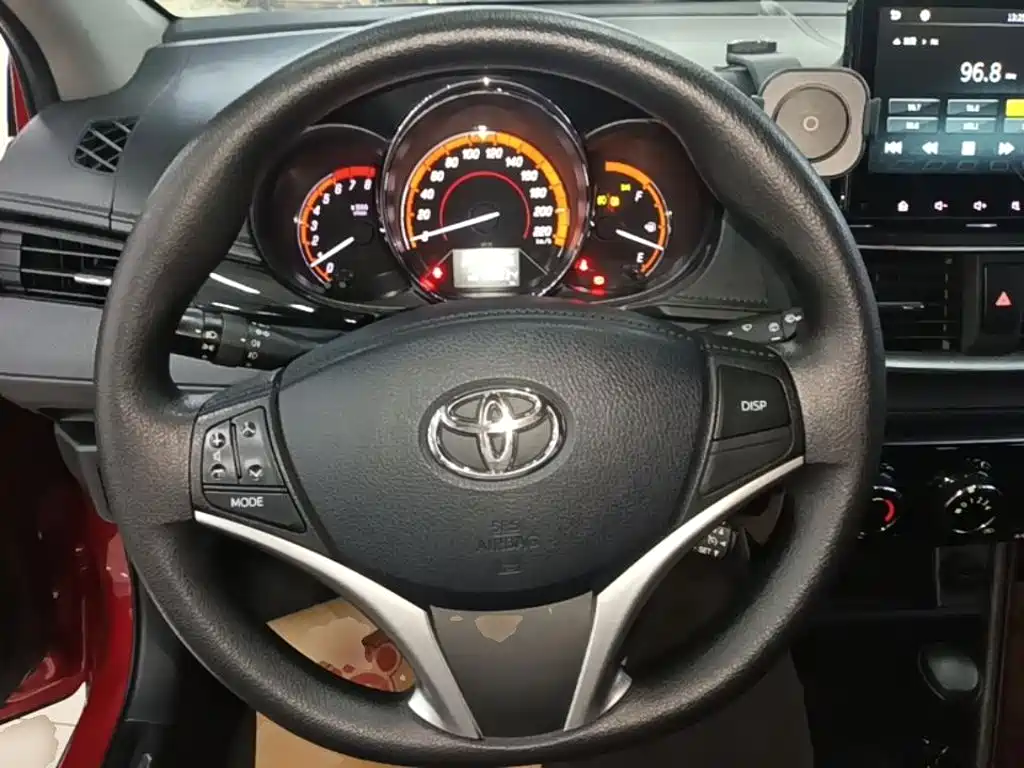 Toyota Yaris L 2021 — фото 11