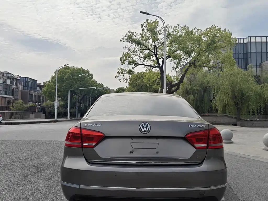 Volkswagen Passat 2013 — фото 7