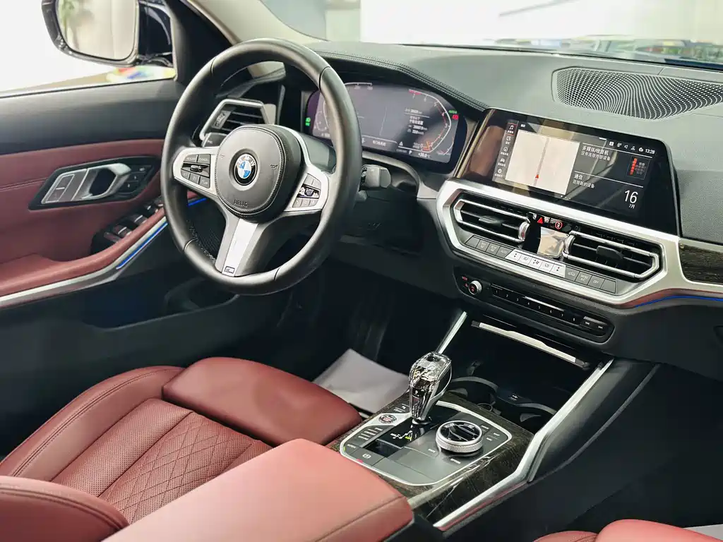 BMW 3 Series 2022 — фото 13