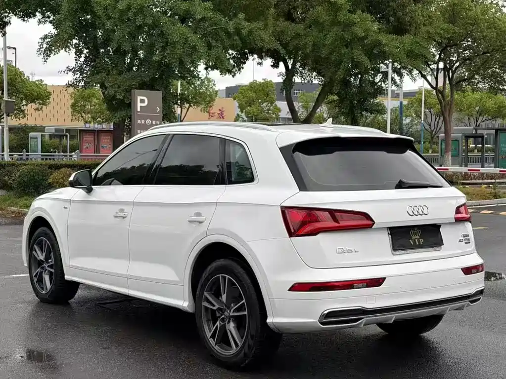 Audi Q5L 2019 — фото 5