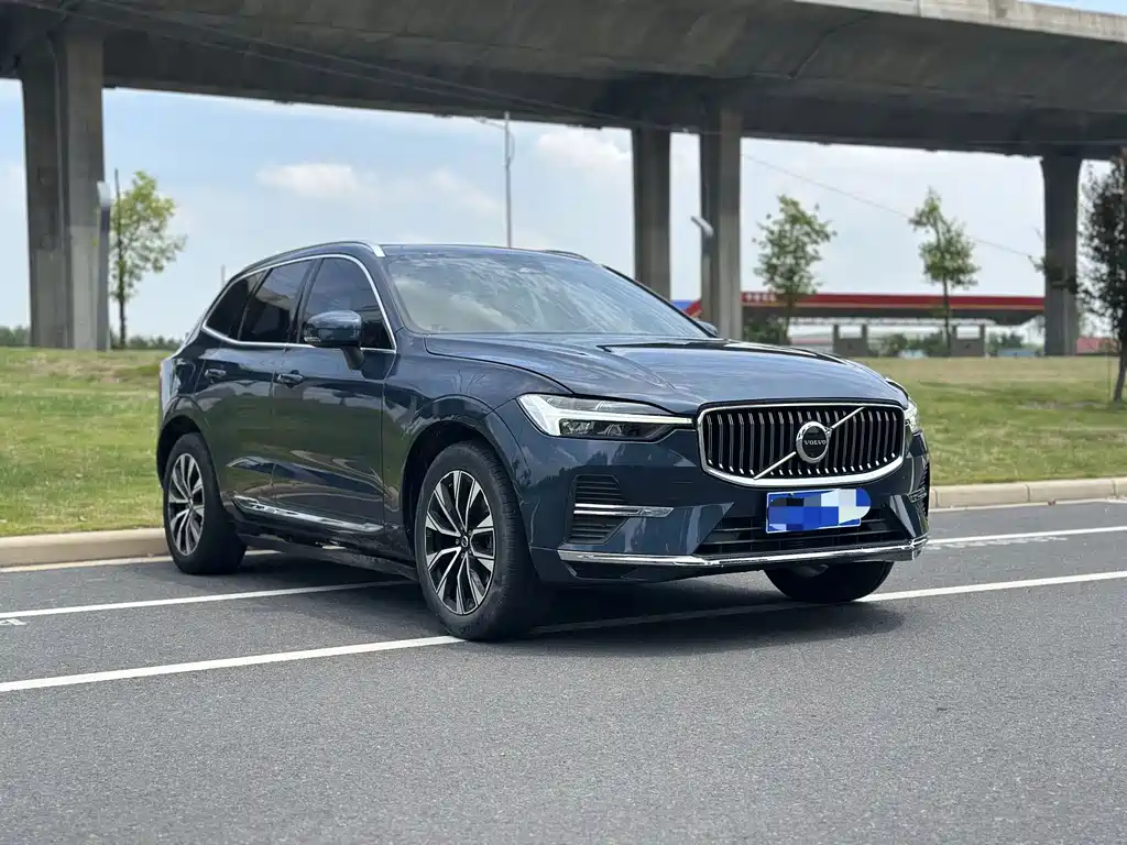Volvo XC60 2023 — фото 2