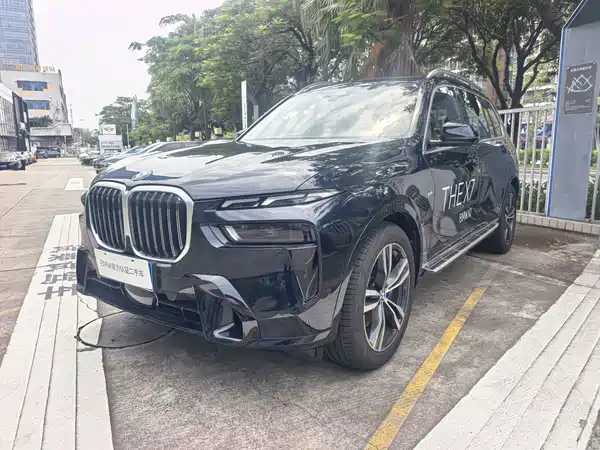 BMW X7 2025