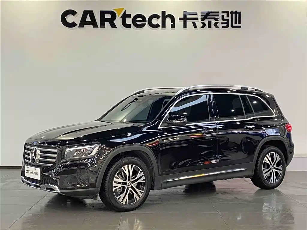 Mercedes-Benz GLB 2024 — фото 1