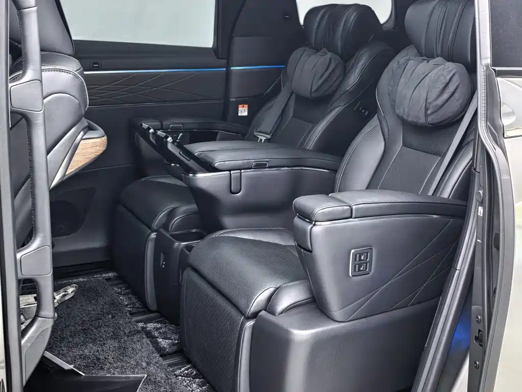 Toyota Vellfire 2024 — фото 11