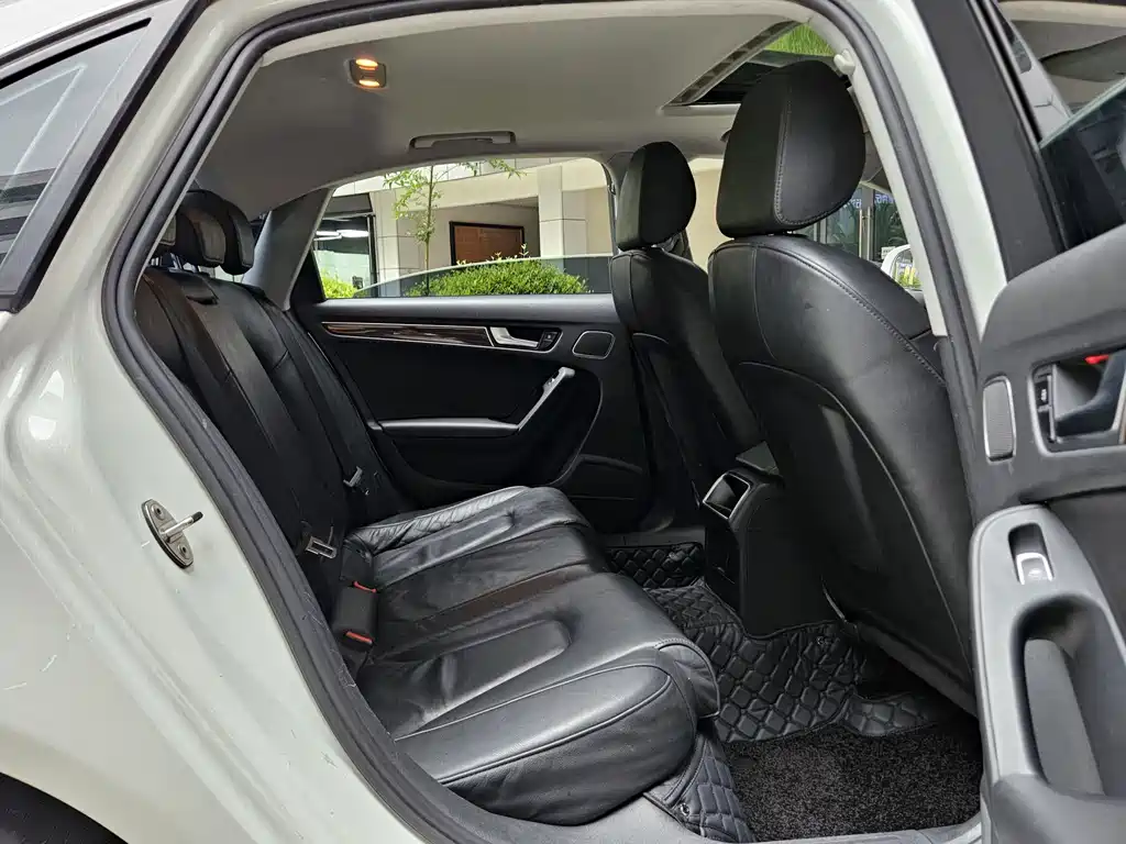 Audi A4L 2012