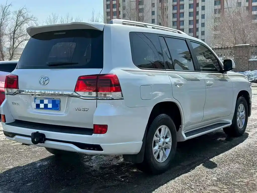 Toyota Land Cruiser 2017 — фото 9