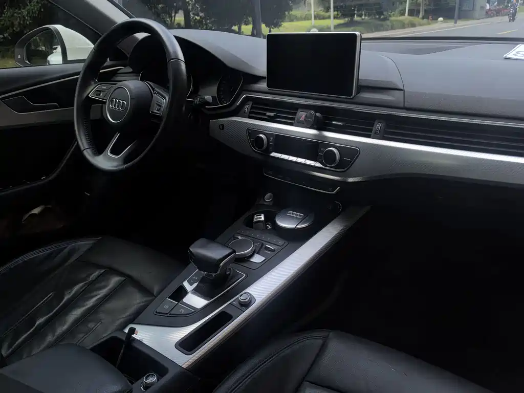 Audi A4L 2017