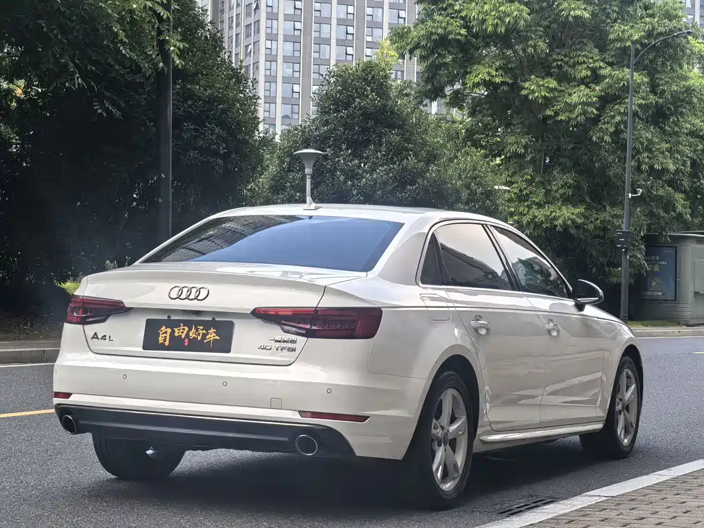 Audi A4L 2017 — фото 19