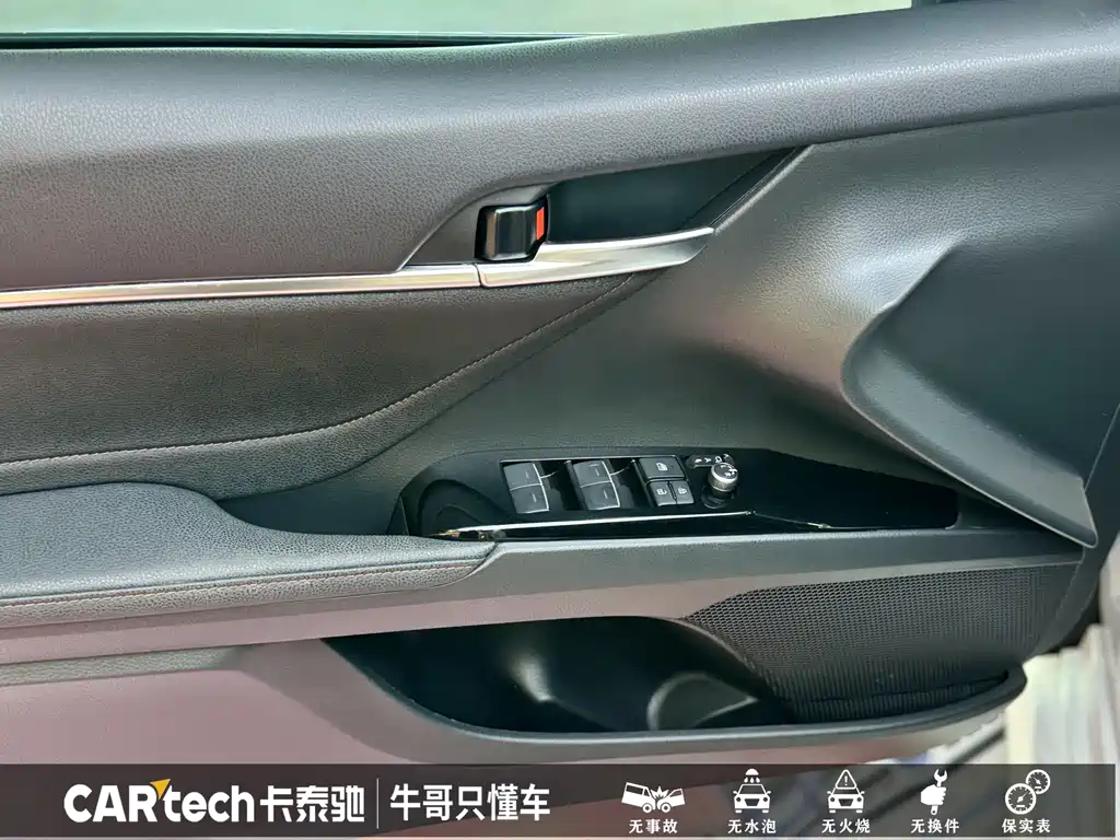 Toyota Camry 2022 — фото 8