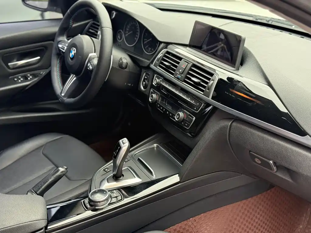 BMW 3 Series 2016 — фото 9