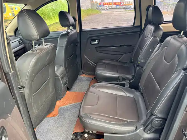 Dongfeng Scenery 330 2018