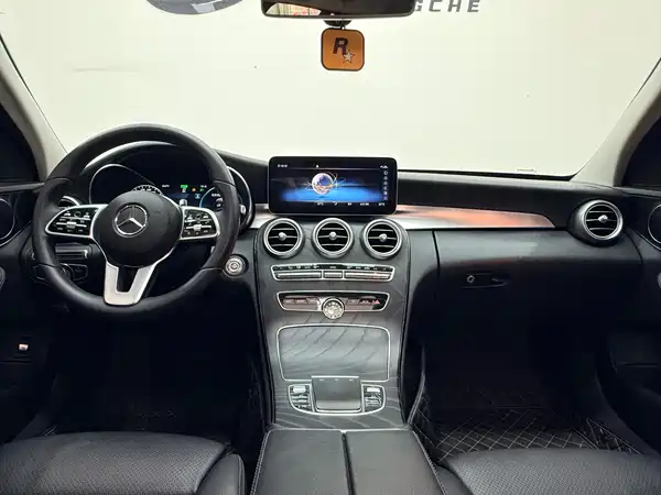 Mercedes-Benz C-Class 2019