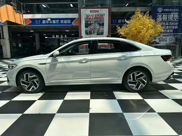 Volkswagen Sagitar 2023