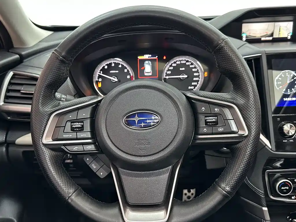 Subaru Forester 2023 — фото 11