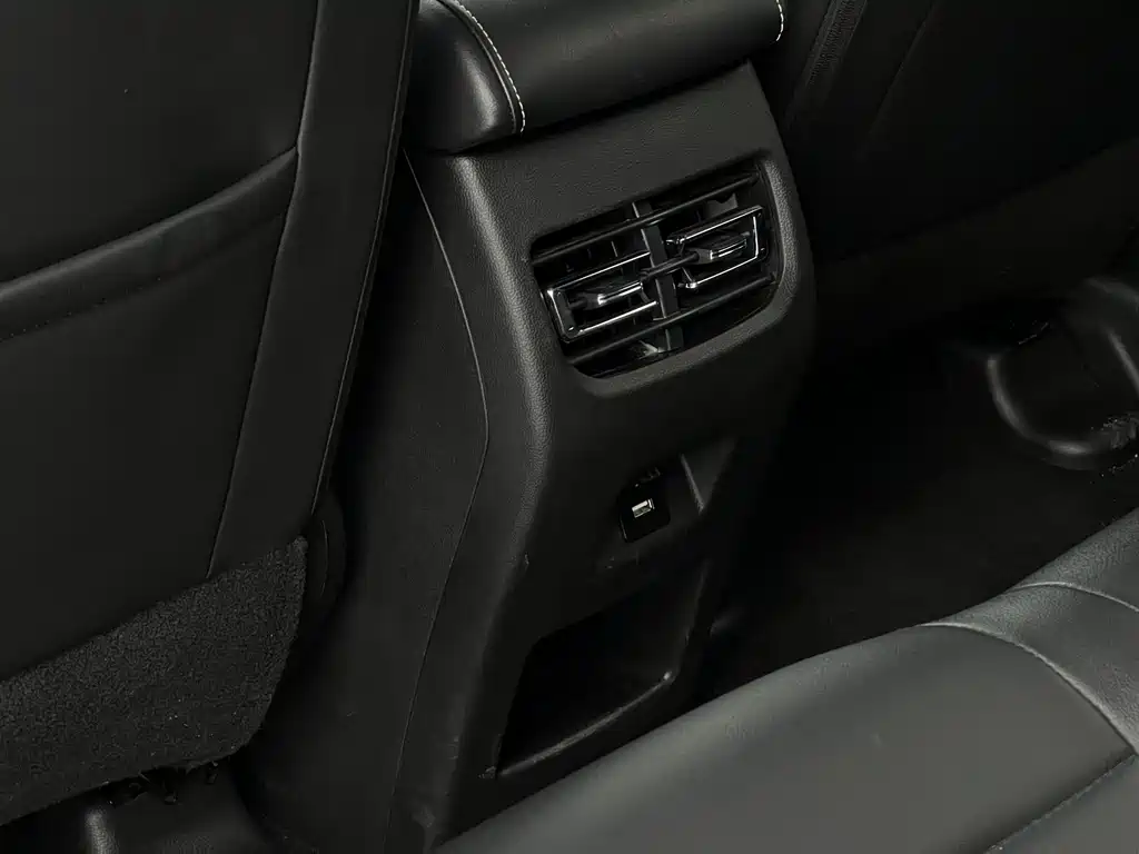 Haval M6 2022 — фото 15