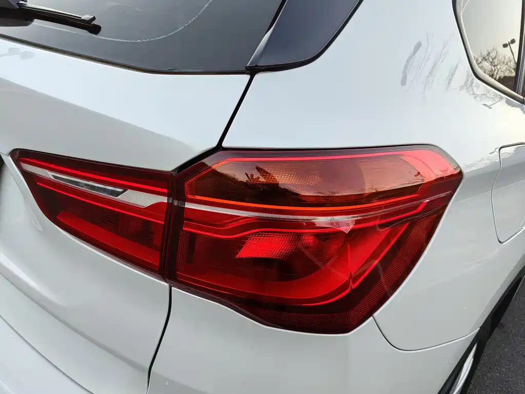 BMW X1 2017 — фото 8